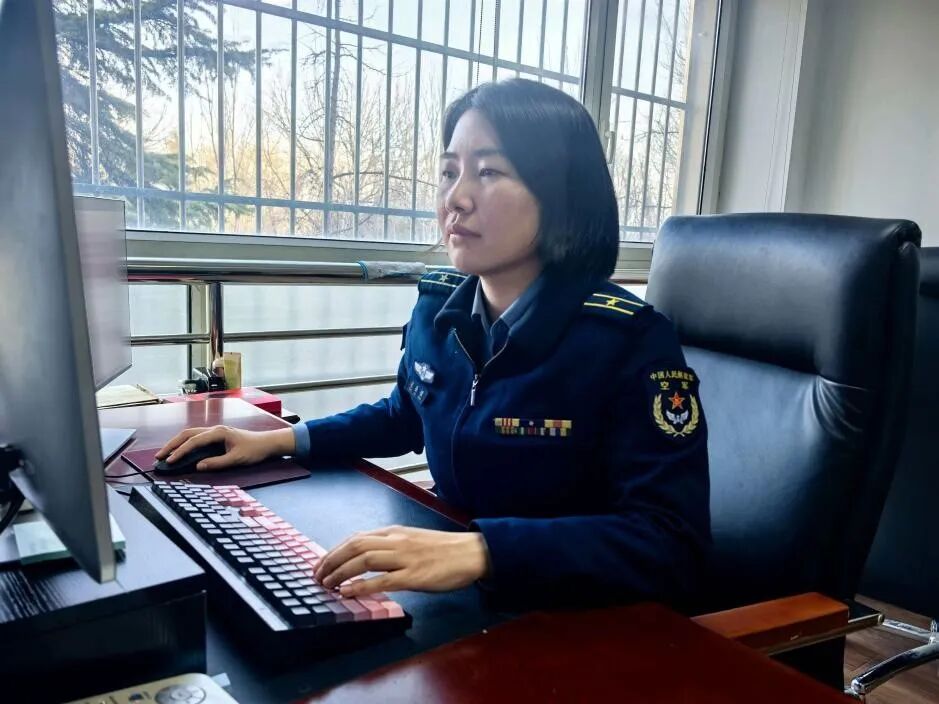 我是真的爱你,如愿穿上了这身军装。
